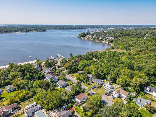 105 Longfellow Avenue, Toms River, NJ 08753