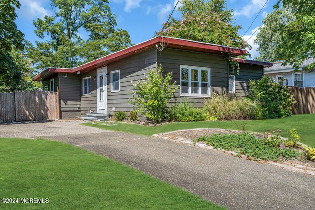 105 Longfellow Avenue, Toms River, NJ 08753