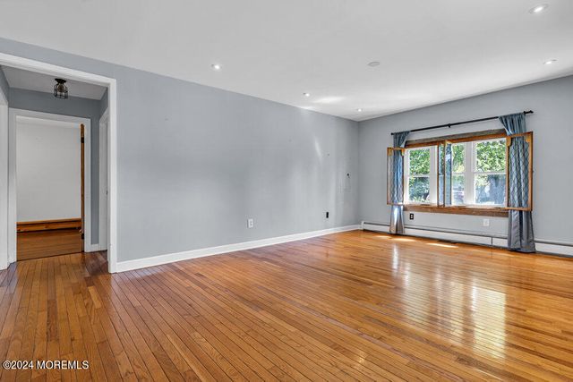 105 Longfellow Avenue, Toms River, NJ 08753