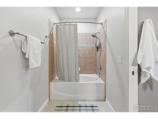 2433 Owens Ave 204, Fort Collins, CO 80528