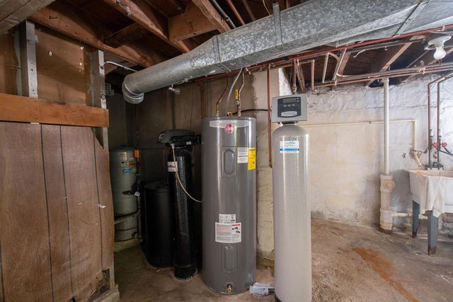 W156N11580 PILGRIM ROAD, Germantown, WI 53022