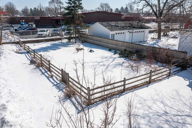 W156N11580 PILGRIM ROAD, Germantown, WI 53022