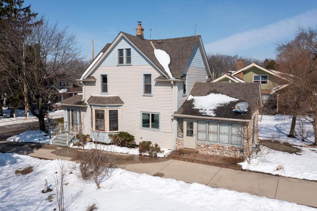 W156N11580 PILGRIM ROAD, Germantown, WI 53022