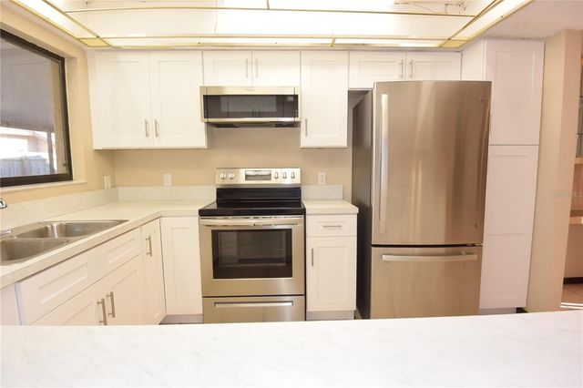 1382 VALIANT AVENUE, Spring Hill, FL 34608