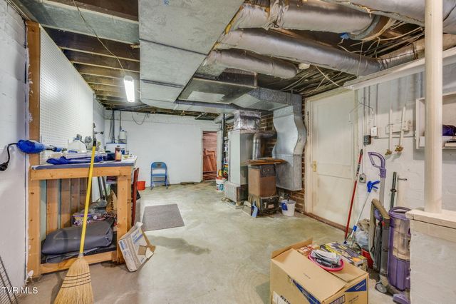 110 East Park Drive, Kingsport, TN 37660