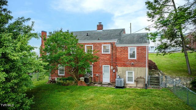 110 East Park Drive, Kingsport, TN 37660