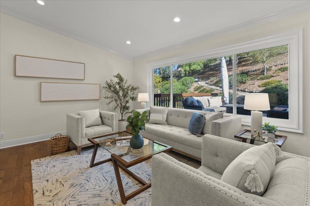 Image 10 of property listing at 61 61 Willowview Ct, Danville, CA 94526