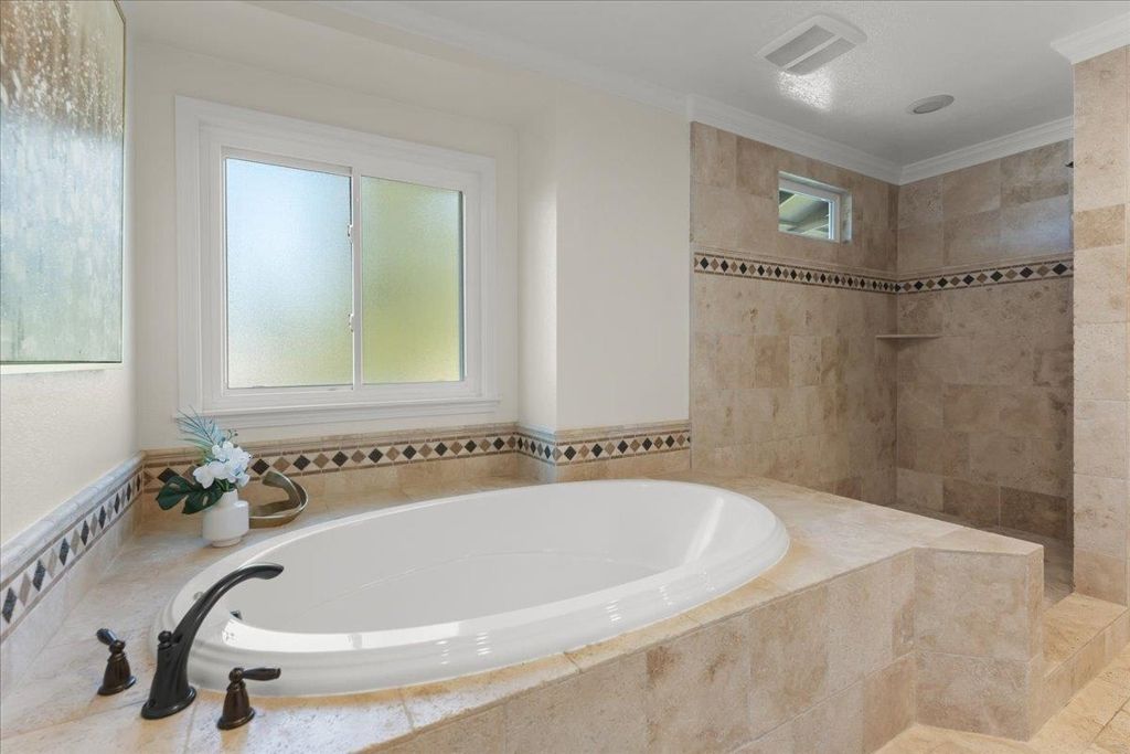 Image 26 of property listing at 61 61 Willowview Ct, Danville, CA 94526