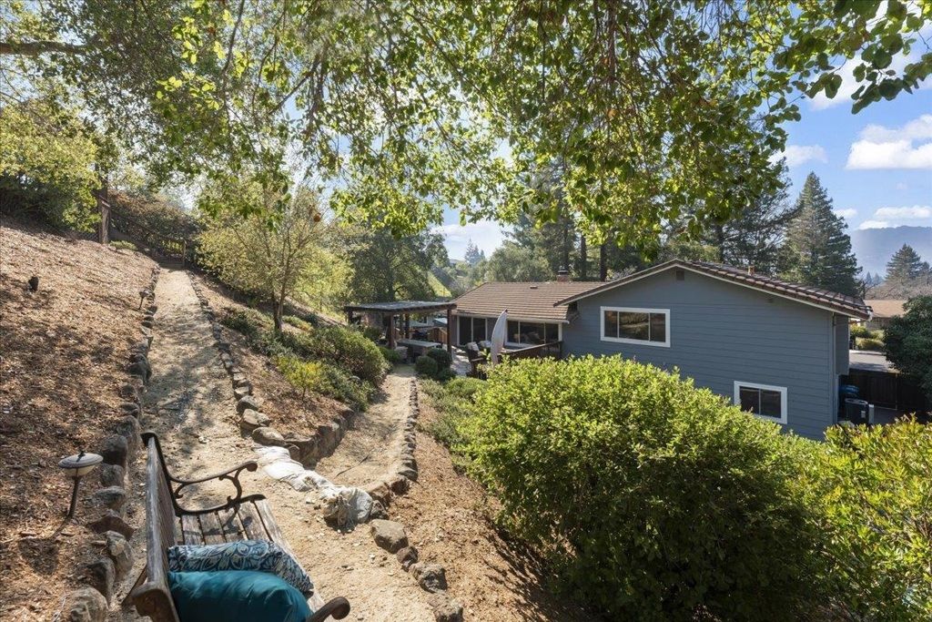 Image 53 of property listing at 61 61 Willowview Ct, Danville, CA 94526