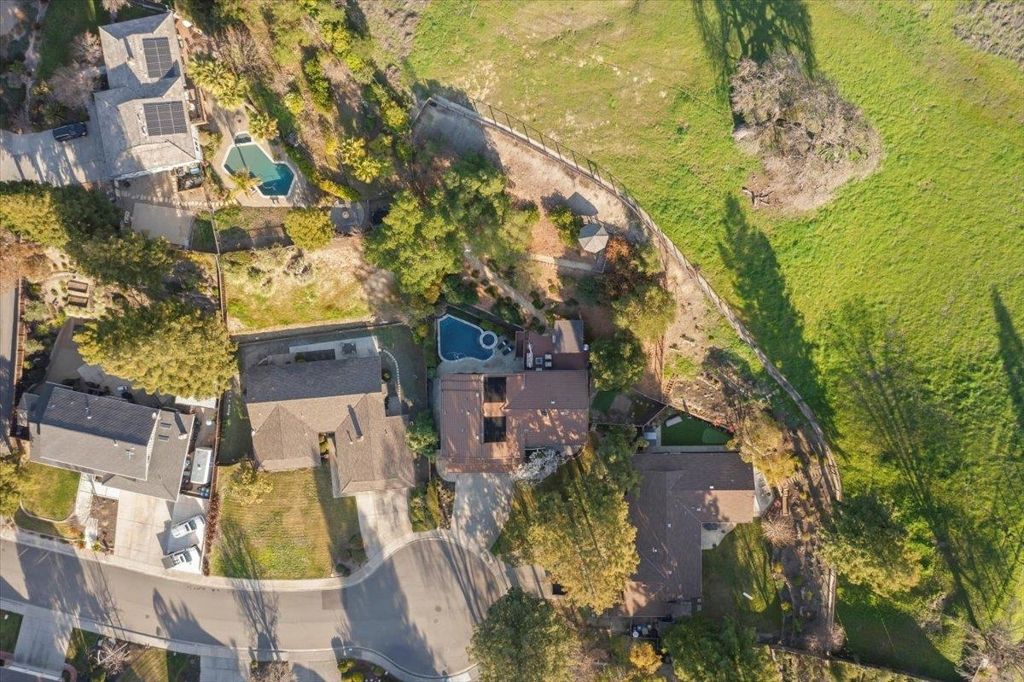 Image 55 of property listing at 61 61 Willowview Ct, Danville, CA 94526