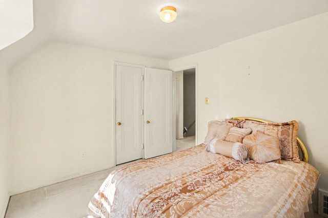 826 Irving Avenue, Royal Oak City, MI 48067