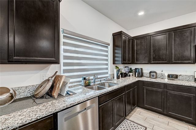 645 Soaring Wings Avenue, Las Vegas, NV 89183