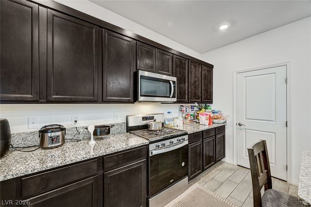 645 Soaring Wings Avenue, Las Vegas, NV 89183