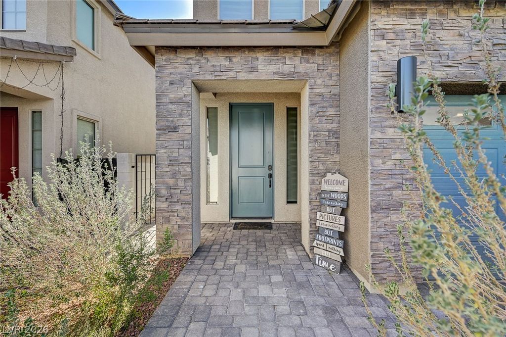 645 Soaring Wings Avenue, Las Vegas, NV 89183