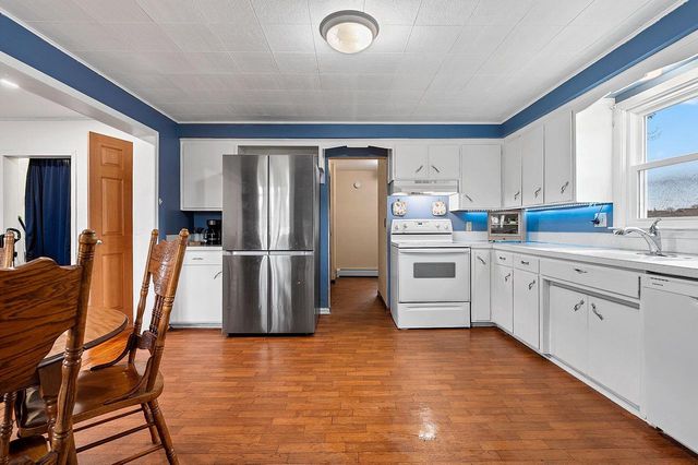 406 OAK STREET, Luxemburg, WI 54217