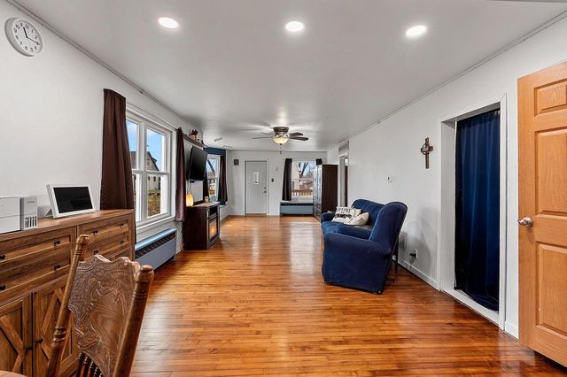 406 OAK STREET, Luxemburg, WI 54217