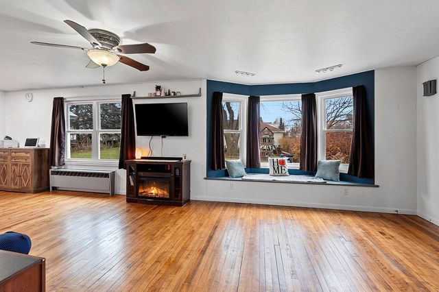 406 OAK STREET, Luxemburg, WI 54217