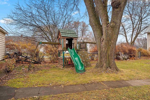 406 OAK STREET, Luxemburg, WI 54217