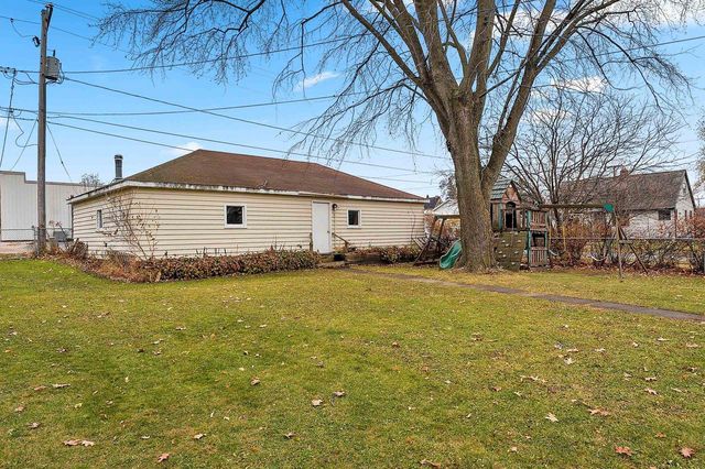 406 OAK STREET, Luxemburg, WI 54217