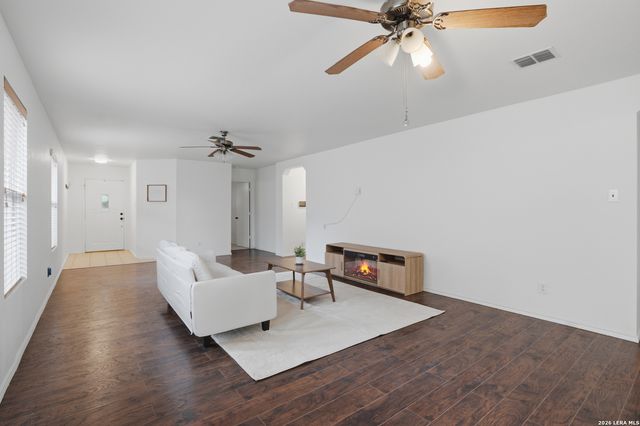 16410 KENTUCKY RDG, Selma, TX 78154
