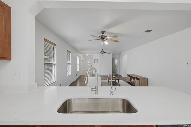 16410 KENTUCKY RDG, Selma, TX 78154