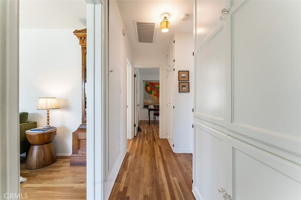 Image 10 of property listing at 6525 Ruffner Avenue, Lake Balboa, CA 91406