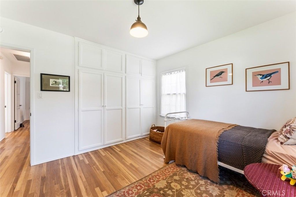 Image 13 of property listing at 6525 Ruffner Avenue, Lake Balboa, CA 91406