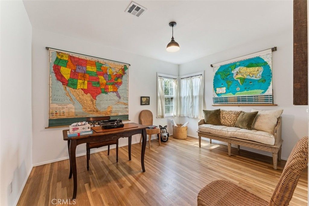 Image 15 of property listing at 6525 Ruffner Avenue, Lake Balboa, CA 91406
