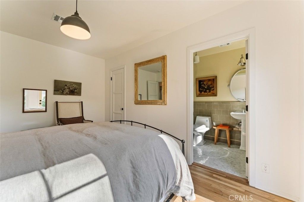 Image 24 of property listing at 6525 Ruffner Avenue, Lake Balboa, CA 91406