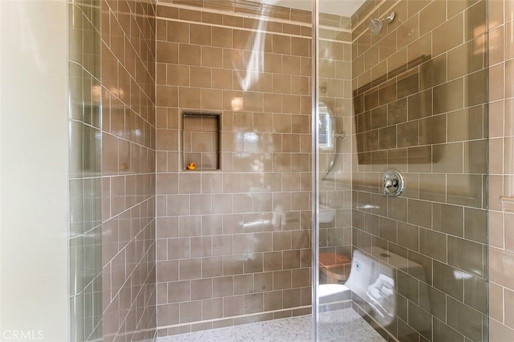 Image 27 of property listing at 6525 Ruffner Avenue, Lake Balboa, CA 91406