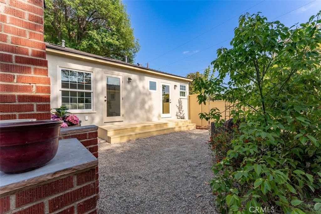 Image 31 of property listing at 6525 Ruffner Avenue, Lake Balboa, CA 91406