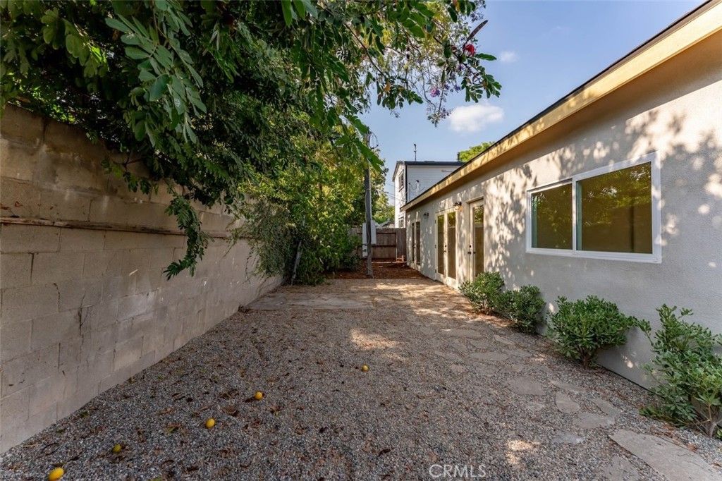 Image 35 of property listing at 6525 Ruffner Avenue, Lake Balboa, CA 91406