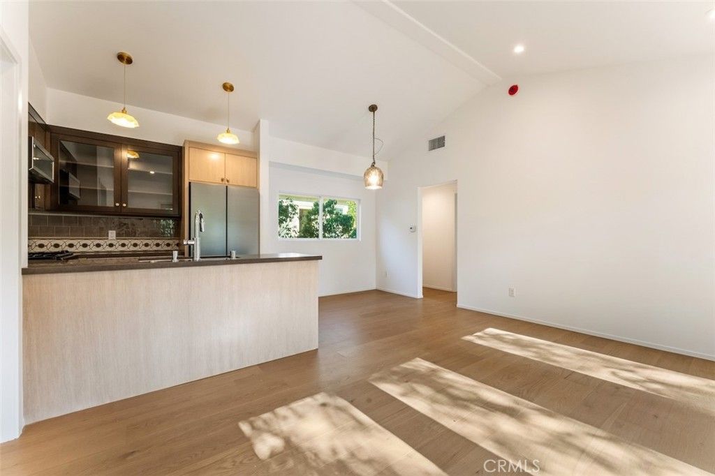 Image 41 of property listing at 6525 Ruffner Avenue, Lake Balboa, CA 91406