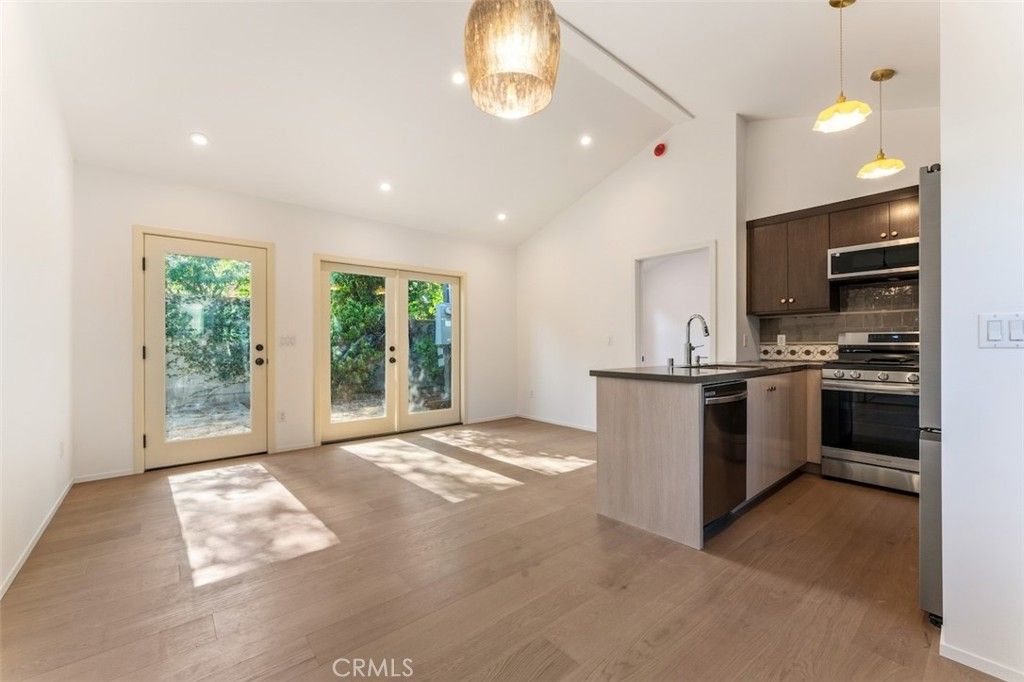 Image 45 of property listing at 6525 Ruffner Avenue, Lake Balboa, CA 91406
