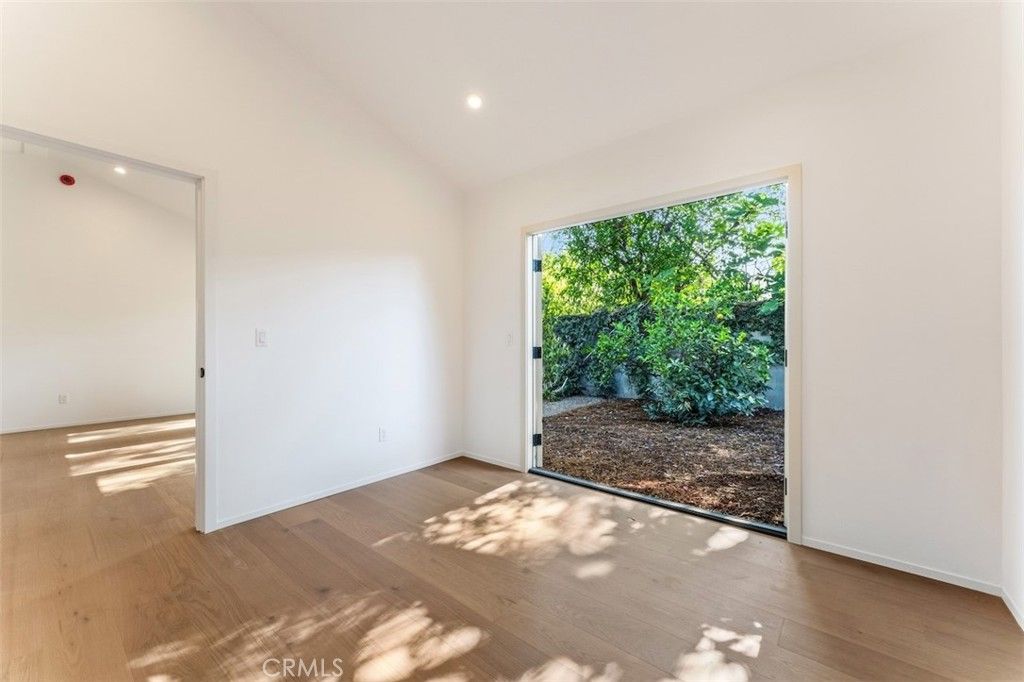 Image 47 of property listing at 6525 Ruffner Avenue, Lake Balboa, CA 91406