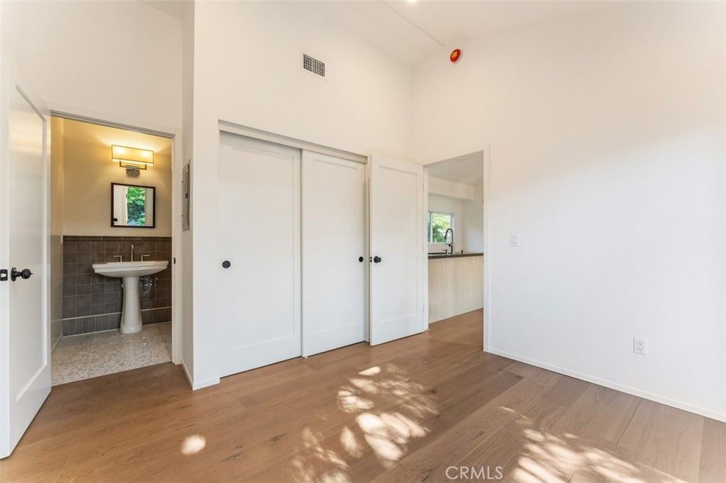 Image 48 of property listing at 6525 Ruffner Avenue, Lake Balboa, CA 91406