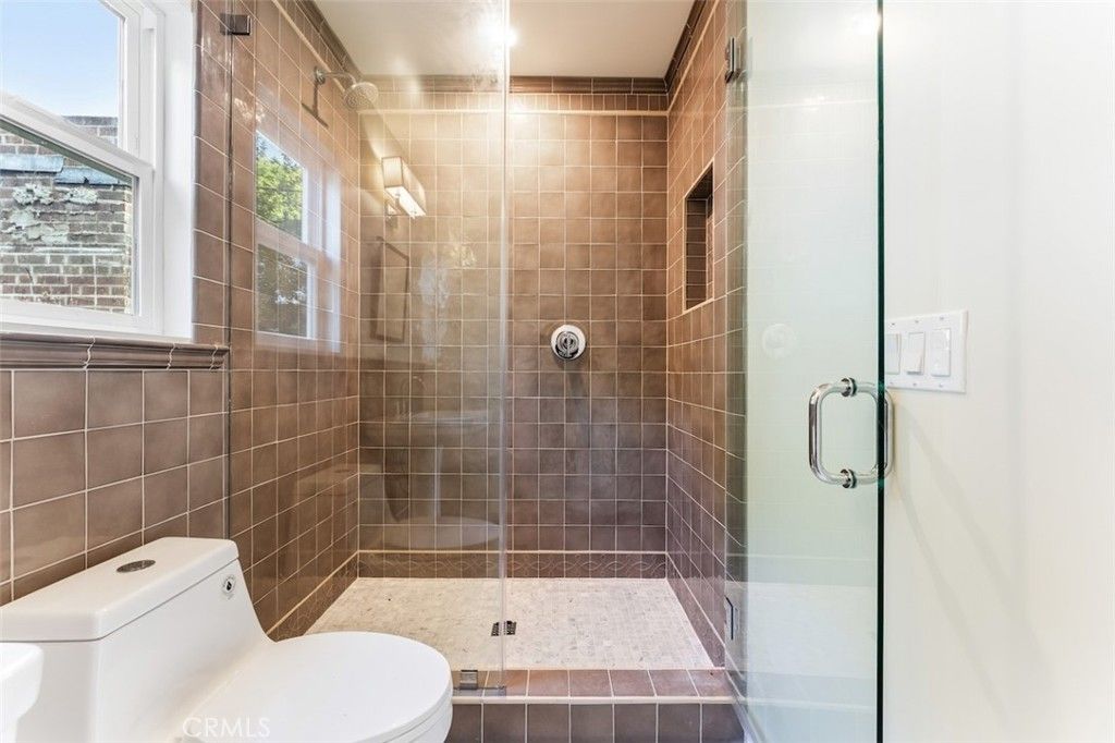 Image 50 of property listing at 6525 Ruffner Avenue, Lake Balboa, CA 91406