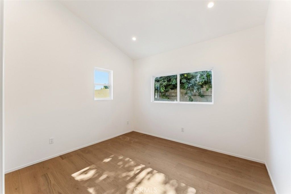 Image 51 of property listing at 6525 Ruffner Avenue, Lake Balboa, CA 91406
