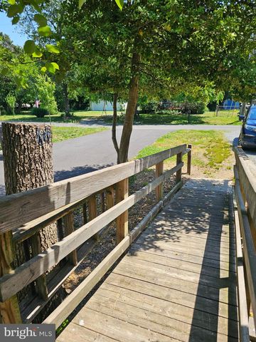 31 6TH ST, Colonial Beach, VA 22443