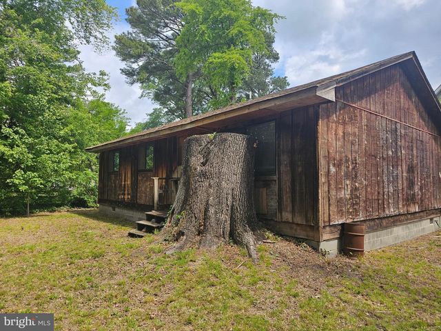 31 6TH ST, Colonial Beach, VA 22443