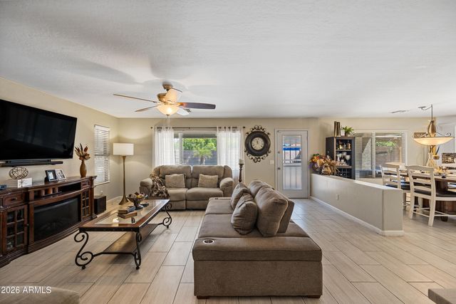 8320 W BERRIDGE Lane, Glendale, AZ 85305