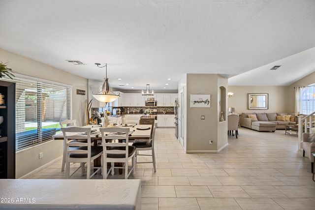 8320 W BERRIDGE Lane, Glendale, AZ 85305