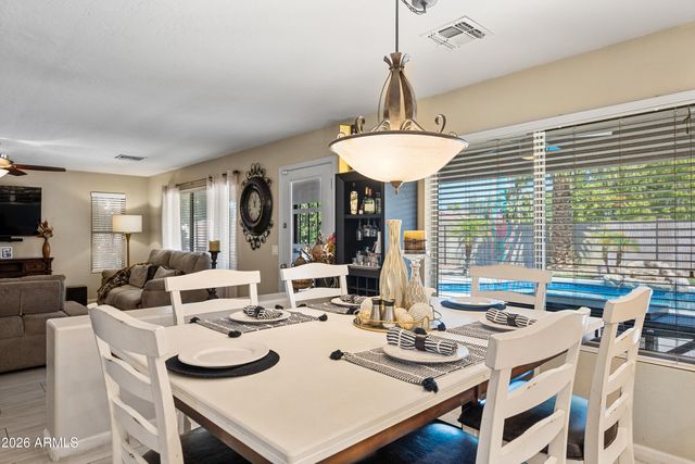 8320 W BERRIDGE Lane, Glendale, AZ 85305
