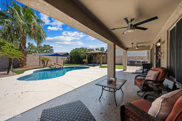 8320 W BERRIDGE Lane, Glendale, AZ 85305