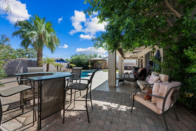 8320 W BERRIDGE Lane, Glendale, AZ 85305
