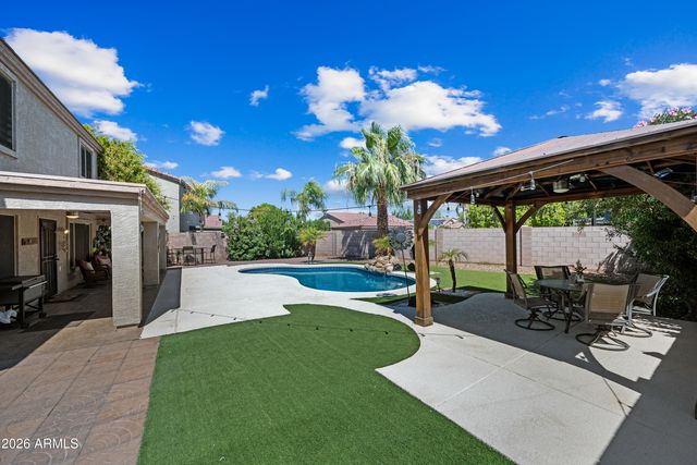 8320 W BERRIDGE Lane, Glendale, AZ 85305