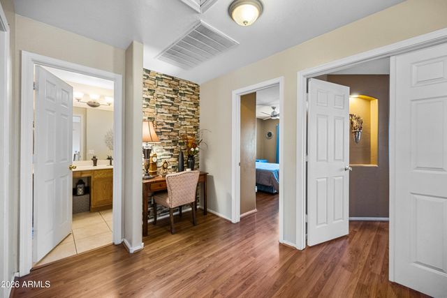 8320 W BERRIDGE Lane, Glendale, AZ 85305