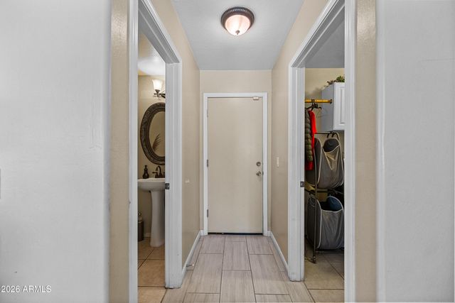 8320 W BERRIDGE Lane, Glendale, AZ 85305