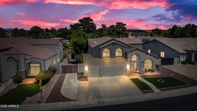 8320 W BERRIDGE Lane, Glendale, AZ 85305