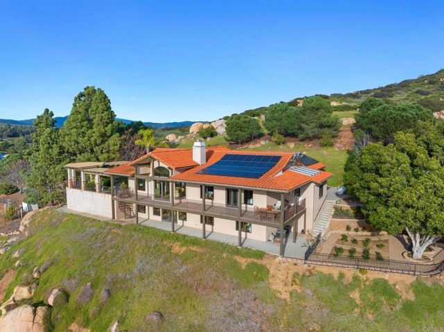 14817 Highland Valley Road, Escondido, CA 92025